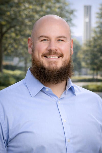 Phillip Valdovinos Headshot